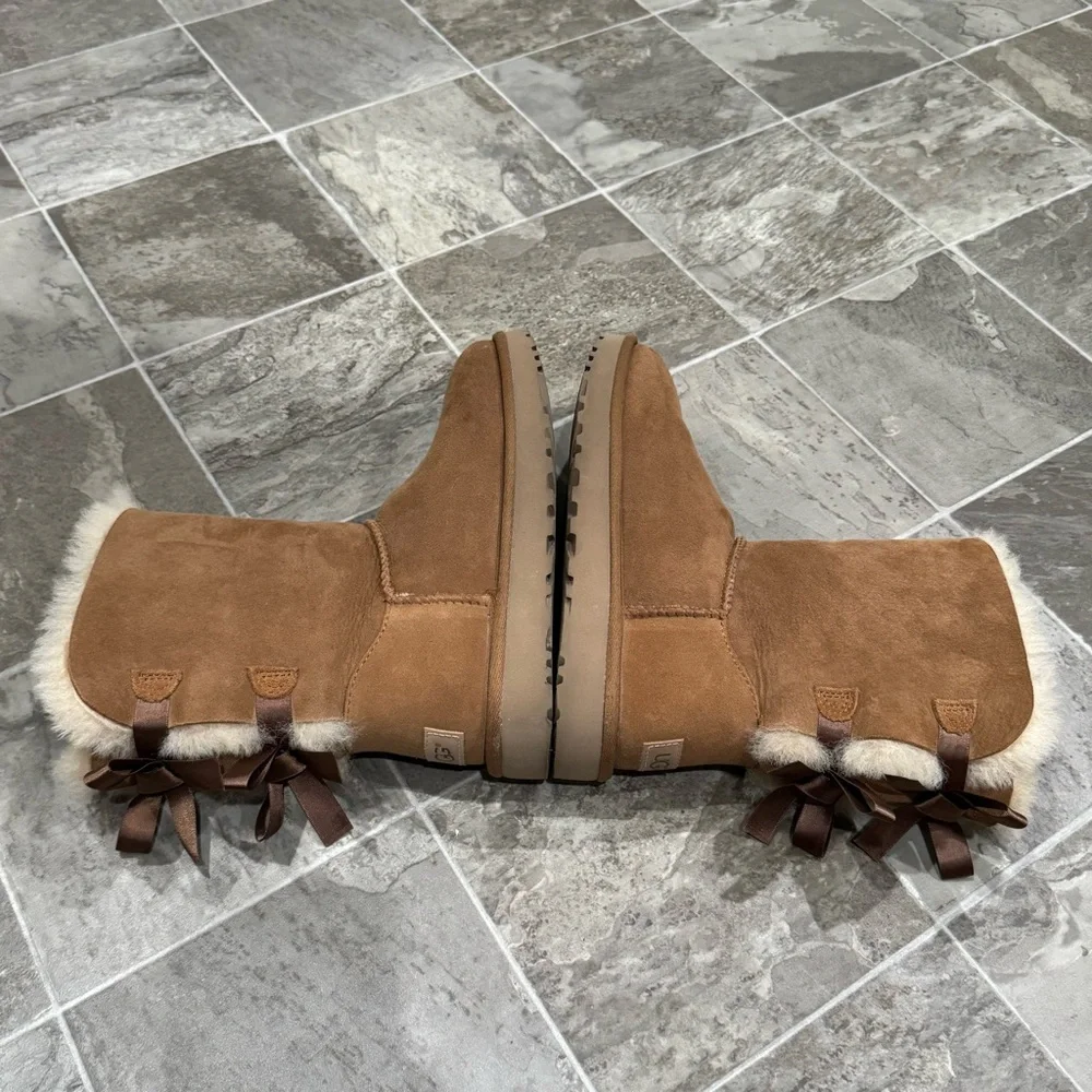 UGG Bailey Bow II Boots Size 7 Brown Chestnut Sheepskin - Picture 9 of 14